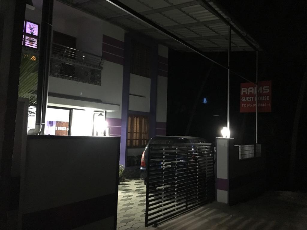 Rams Guest House Near Lulu Mall Thiruvananthapuram Ngoại thất bức ảnh